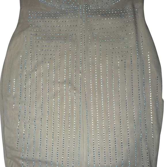 COCKTAIL DRESS WITH PEARL/MESH DETAILS(VERY UNIQUE) - Picture 7 of 7